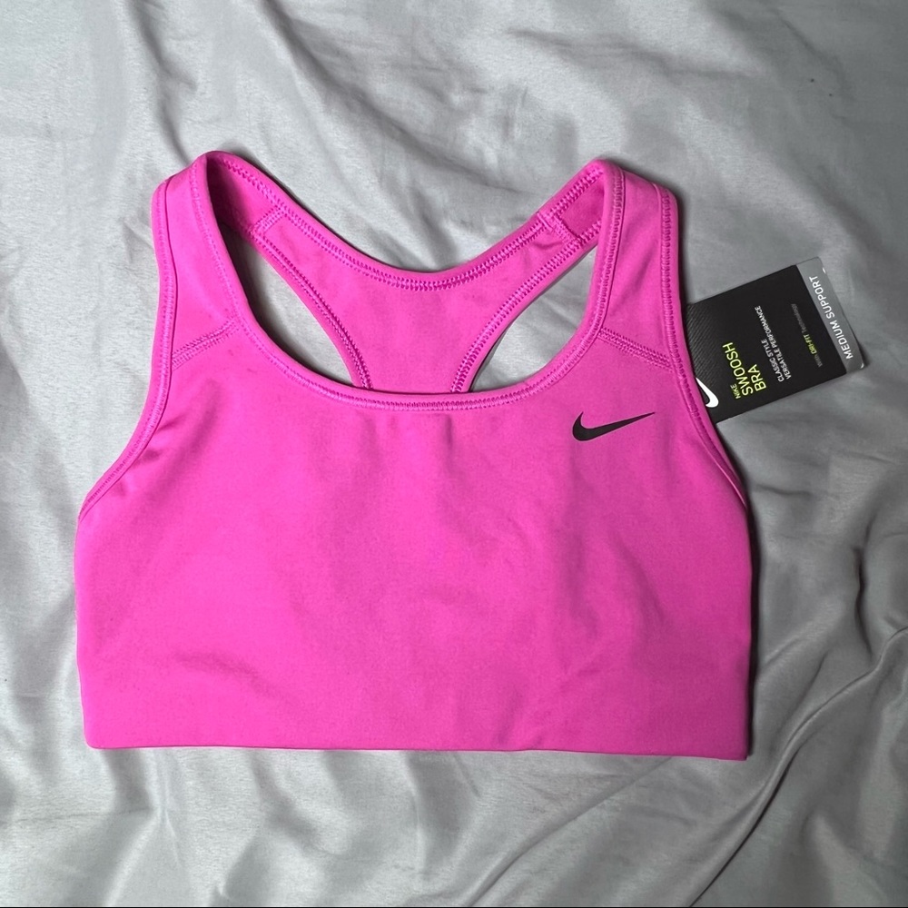 BNWOT - Nike Swoosh Bra - Large